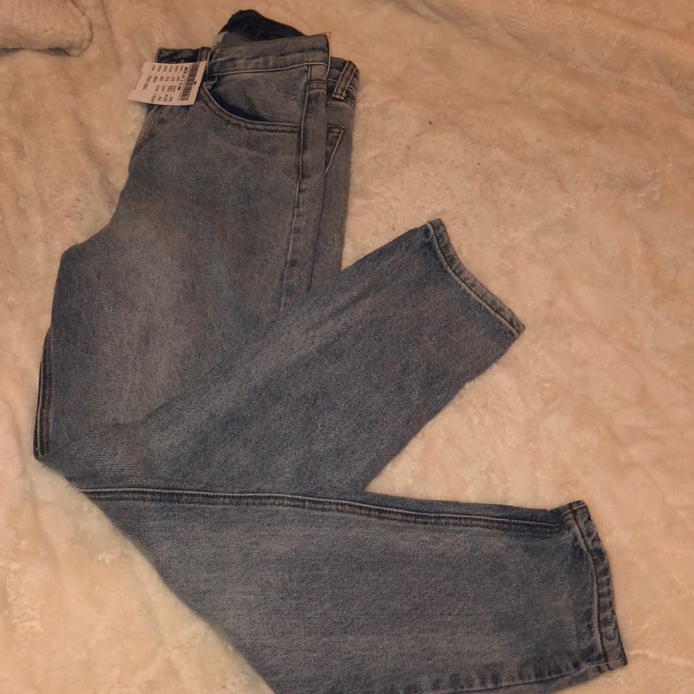 Light wash Brandy Melville boyfriend jeans